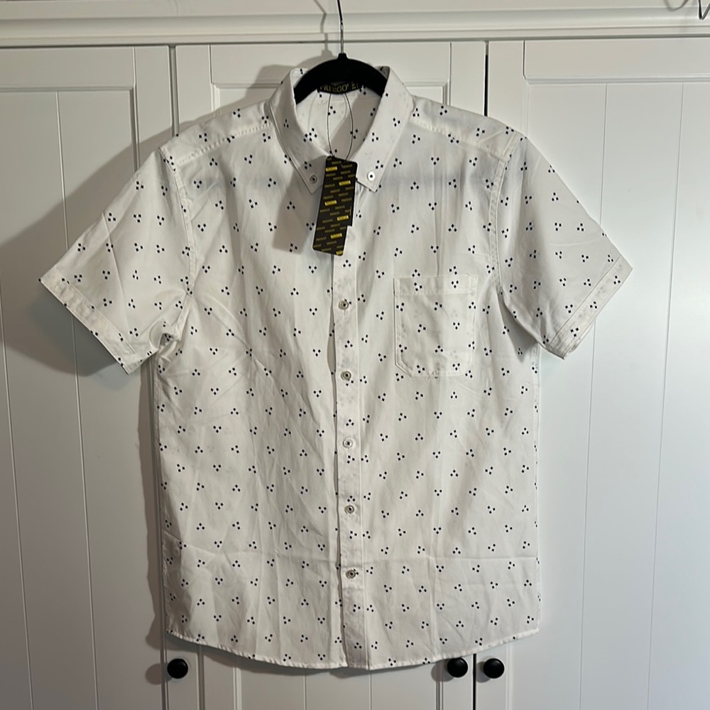 Freego Men's Shirt. NWT